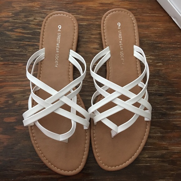 strappy flip flops sandals
